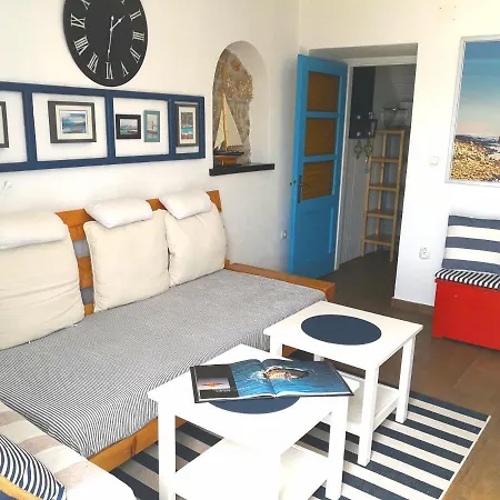 Lighthouse Apartment *